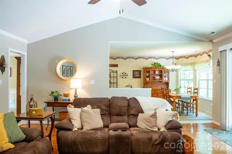 8 Shadowbrook Drive Weaverville NC 28787