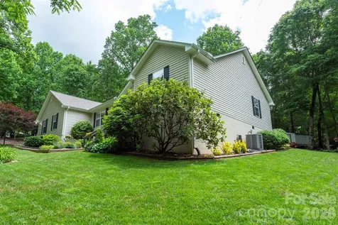 8 Shadowbrook Drive Weaverville NC 28787
