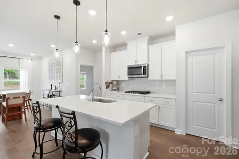 6234 Barcelona Way Charlotte NC 28214