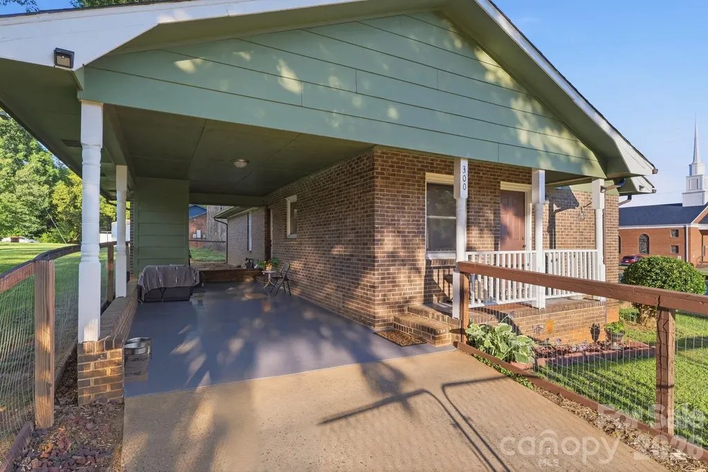 300 N Watterson Street Kings Mountain NC 28086