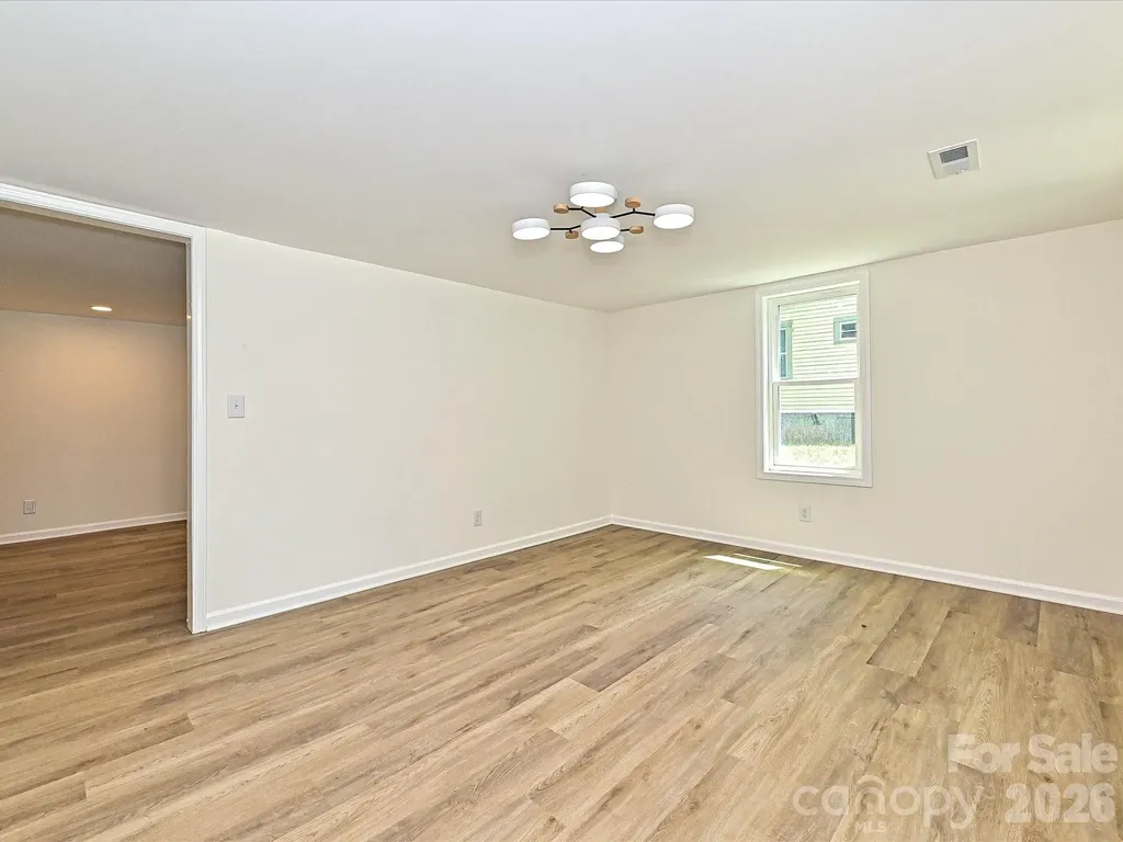 1228 Wilmington Avenue Statesville NC 28677