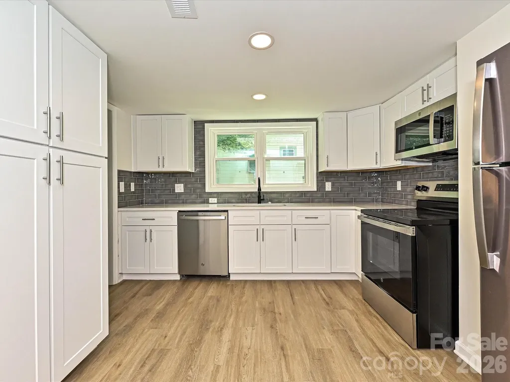1228 Wilmington Avenue Statesville NC 28677