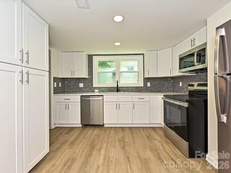1228 Wilmington Avenue Statesville NC 28677