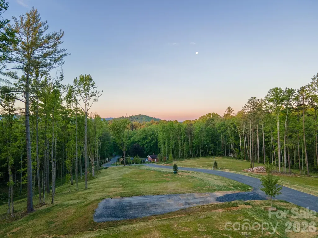 433 Irvine Drive Fairview NC 28730