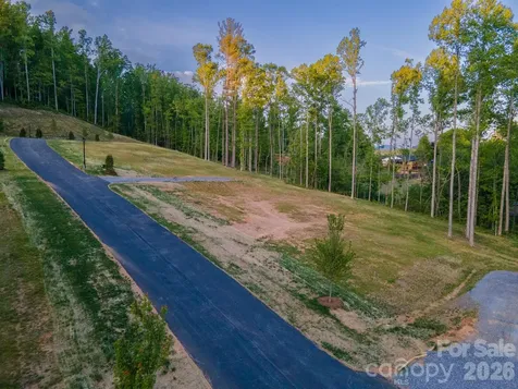 433 Irvine Drive Fairview NC 28730