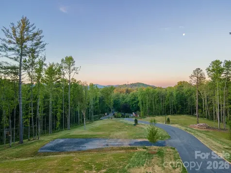 433 Irvine Drive Fairview NC 28730