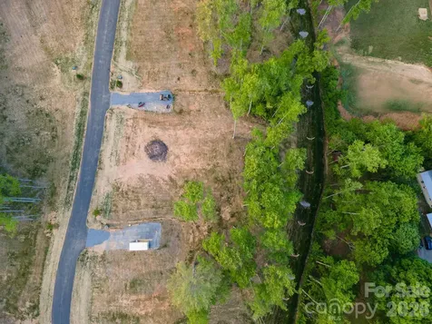 433 Irvine Drive Fairview NC 28730