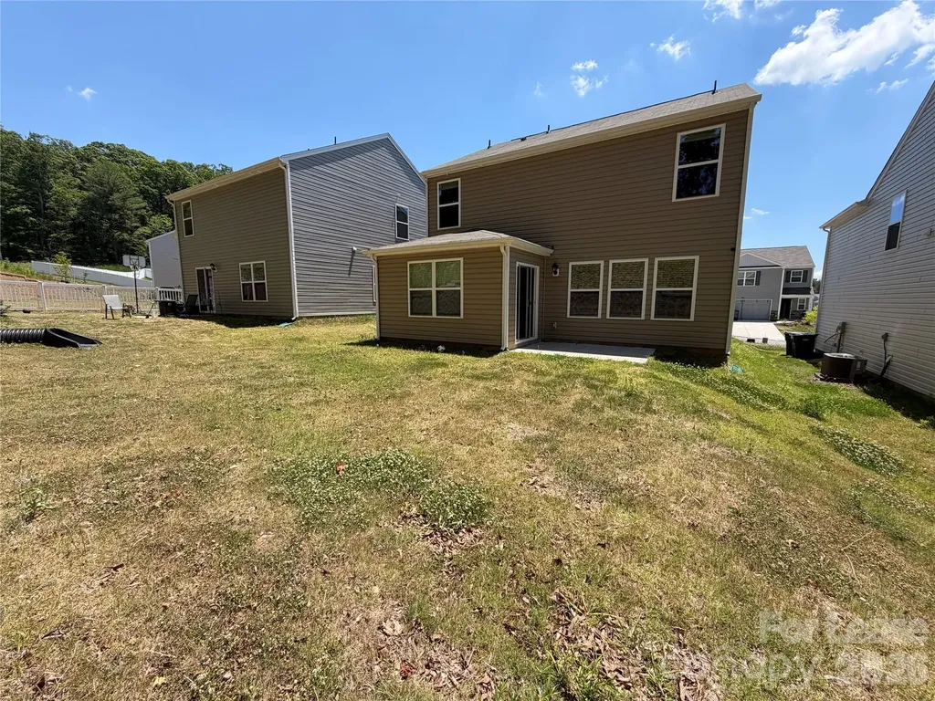 1013 20th Avenue Loop SE Hickory NC 28602
