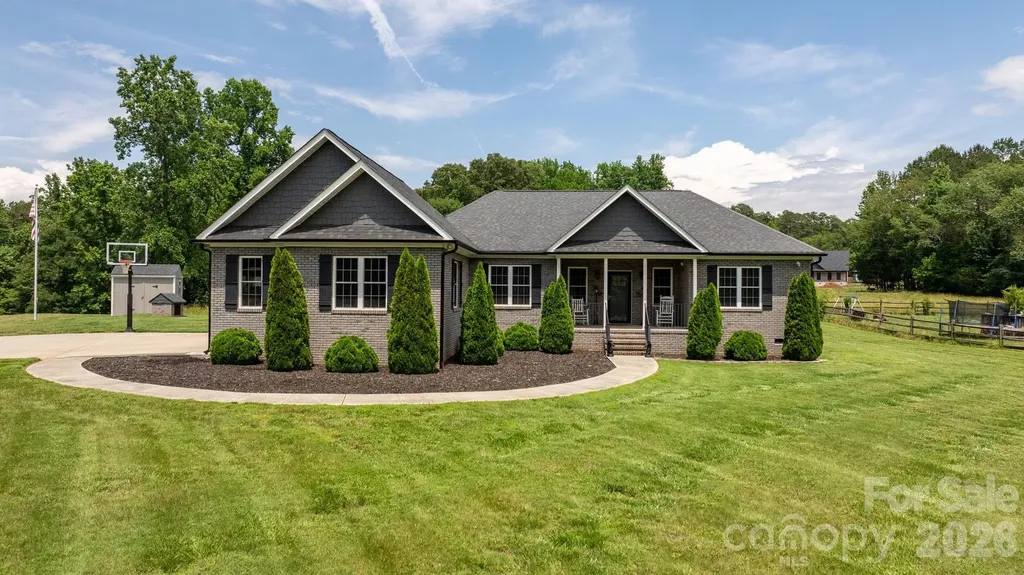 1100 Rainbow Drive Mount Holly NC 28120