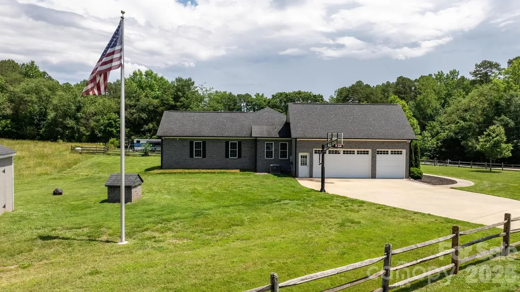 1100 Rainbow Drive Mount Holly NC 28120