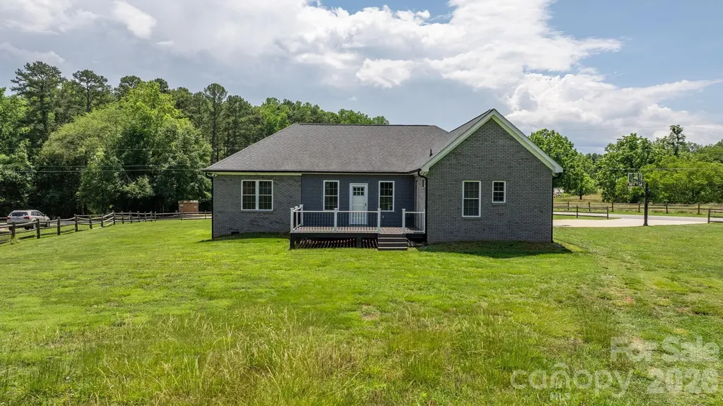 1100 Rainbow Drive Mount Holly NC 28120