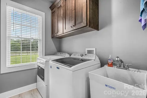 1100 Rainbow Drive Mount Holly NC 28120