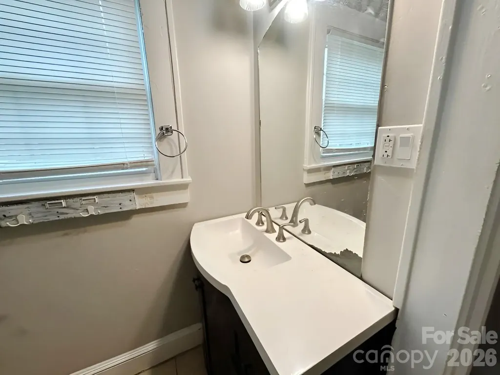 210 Oakdale Street Gastonia NC 28054