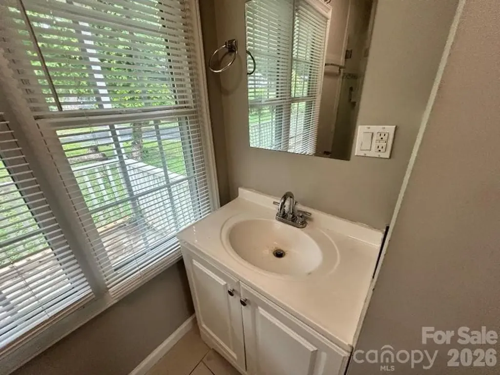 210 Oakdale Street Gastonia NC 28054
