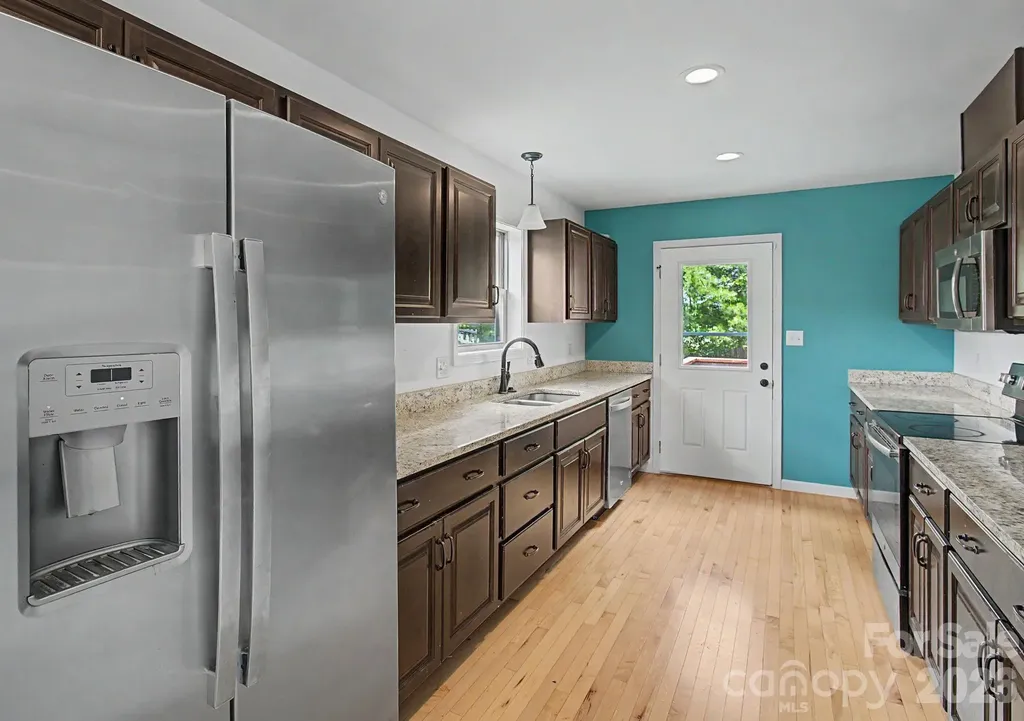 31 Yarrow Meadow Road Weaverville NC 28787