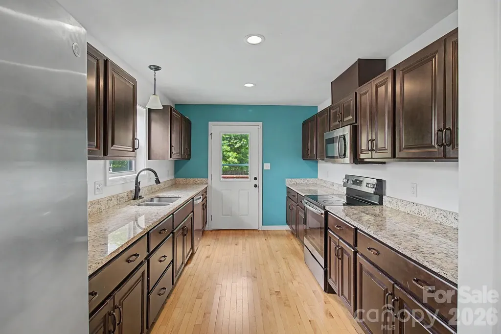 31 Yarrow Meadow Road Weaverville NC 28787