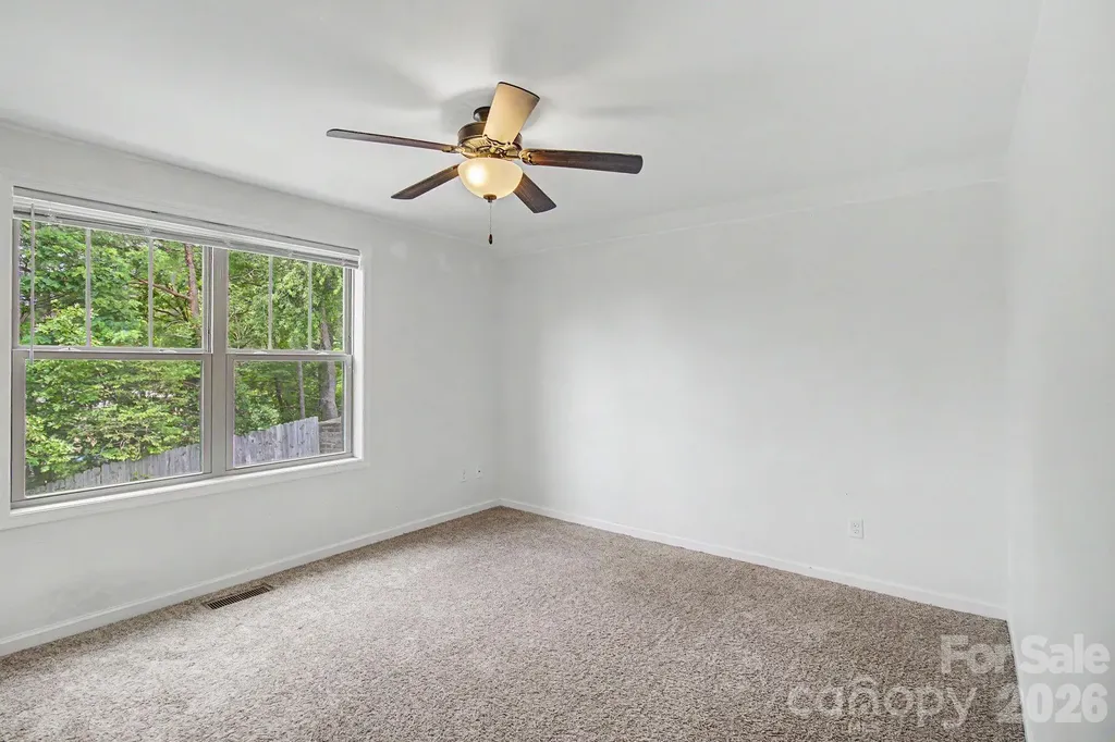 31 Yarrow Meadow Road Weaverville NC 28787