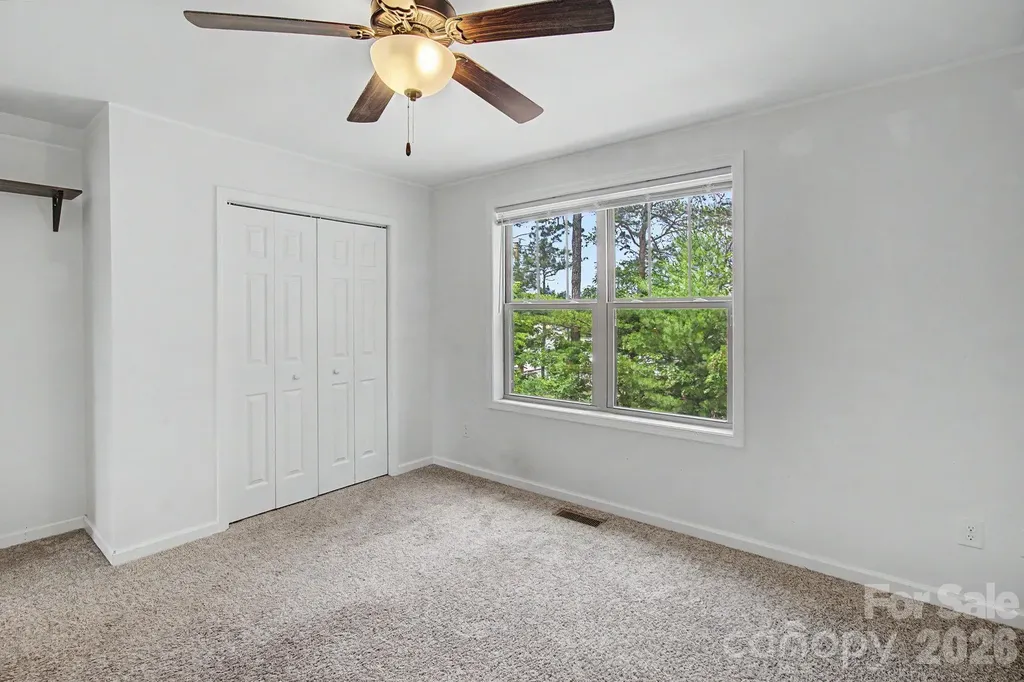 31 Yarrow Meadow Road Weaverville NC 28787
