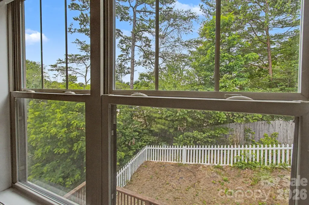 31 Yarrow Meadow Road Weaverville NC 28787