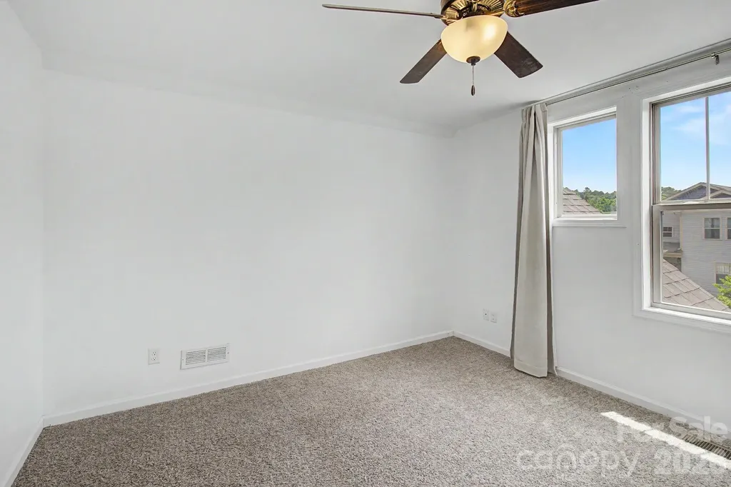 31 Yarrow Meadow Road Weaverville NC 28787
