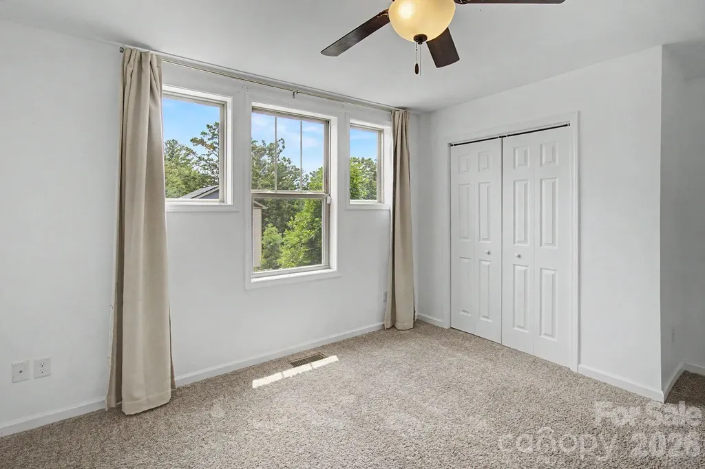 31 Yarrow Meadow Road Weaverville NC 28787
