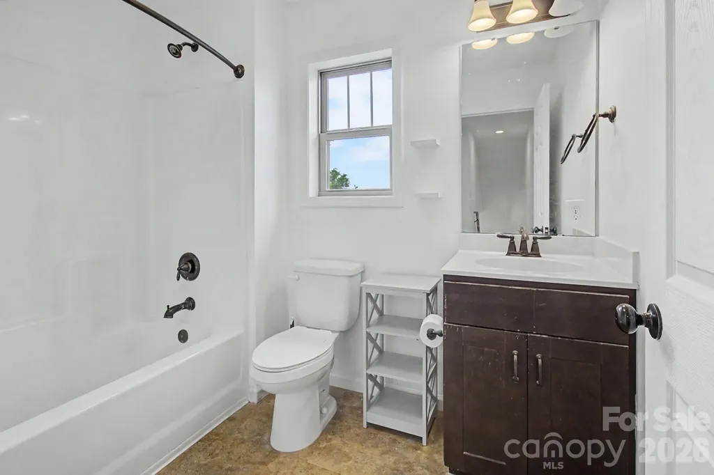 31 Yarrow Meadow Road Weaverville NC 28787