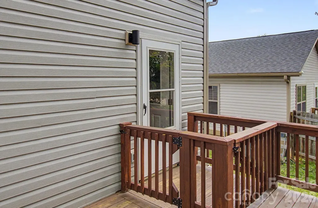 31 Yarrow Meadow Road Weaverville NC 28787