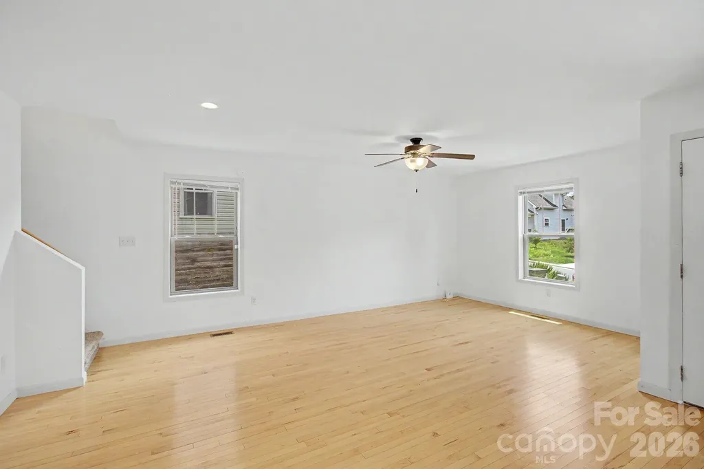 31 Yarrow Meadow Road Weaverville NC 28787