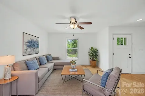 31 Yarrow Meadow Road Weaverville NC 28787
