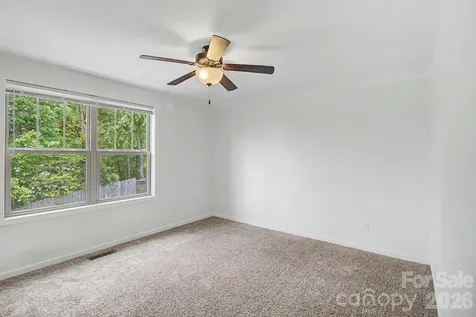 31 Yarrow Meadow Road Weaverville NC 28787