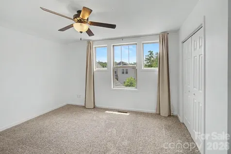 31 Yarrow Meadow Road Weaverville NC 28787