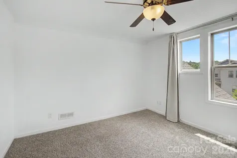 31 Yarrow Meadow Road Weaverville NC 28787