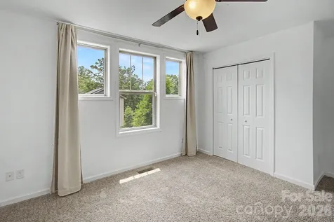 31 Yarrow Meadow Road Weaverville NC 28787