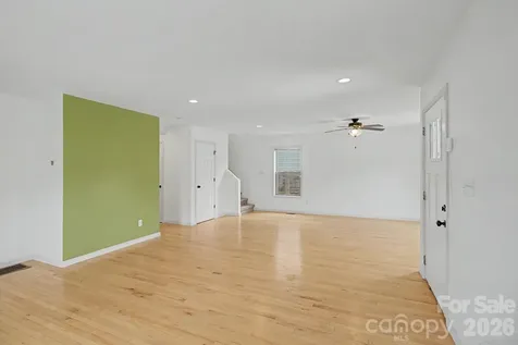 31 Yarrow Meadow Road Weaverville NC 28787
