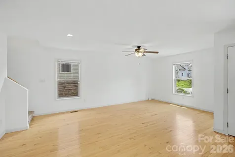 31 Yarrow Meadow Road Weaverville NC 28787
