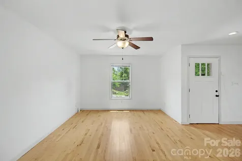 31 Yarrow Meadow Road Weaverville NC 28787