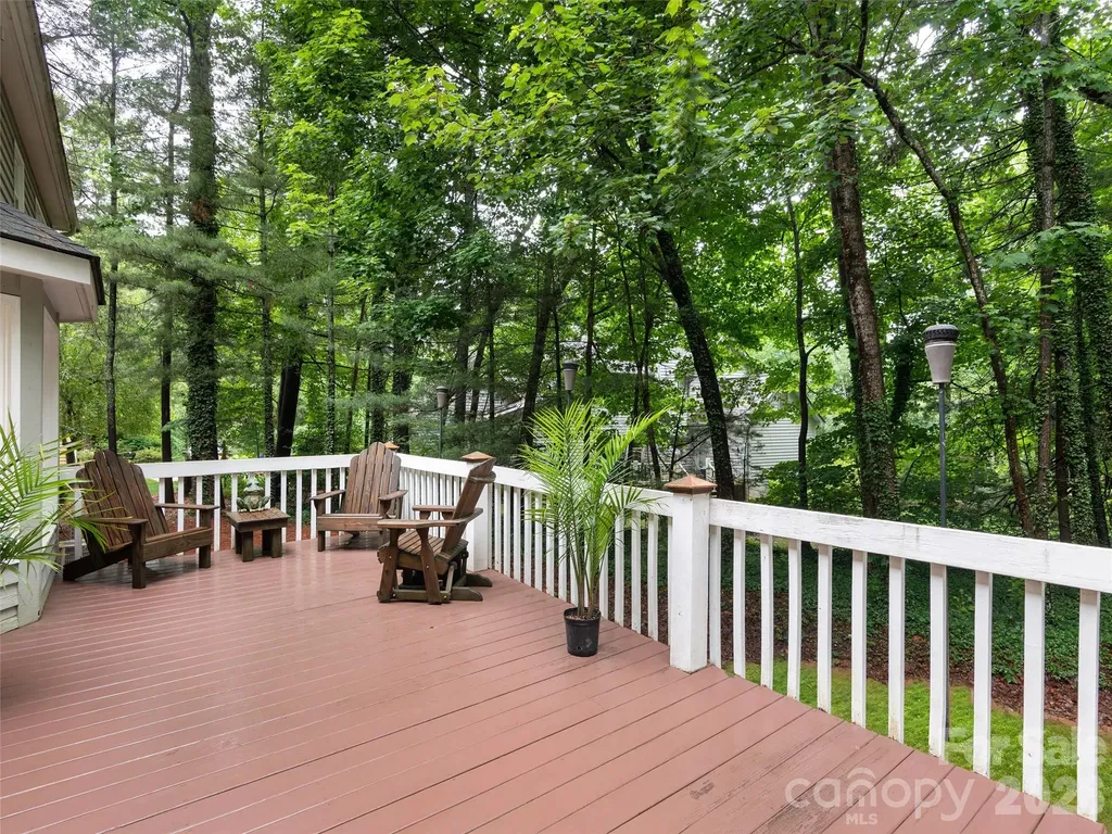 1208 Saint Charles Court Asheville NC 28803