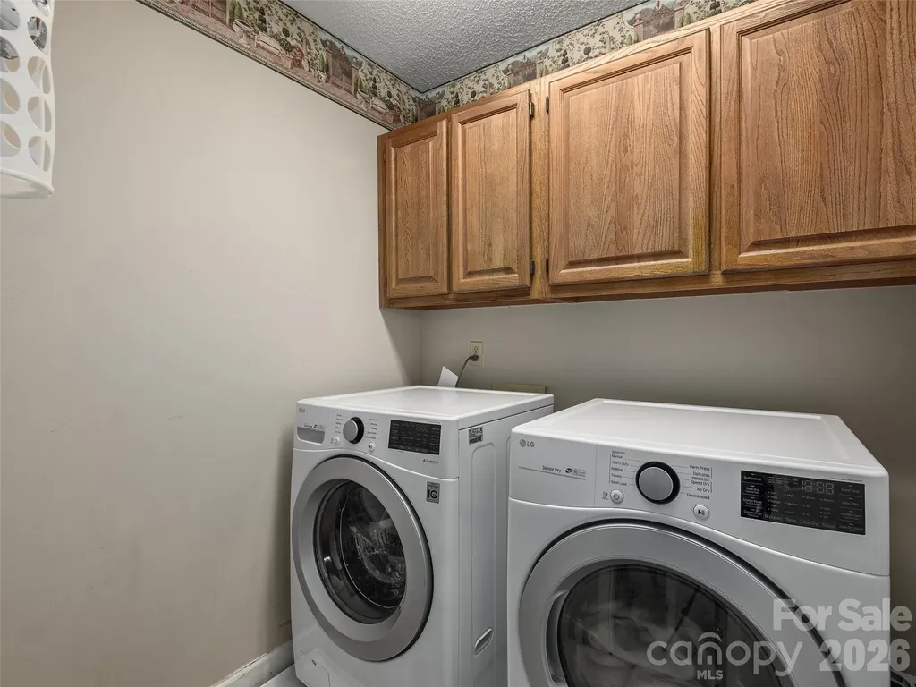 1208 Saint Charles Court Asheville NC 28803
