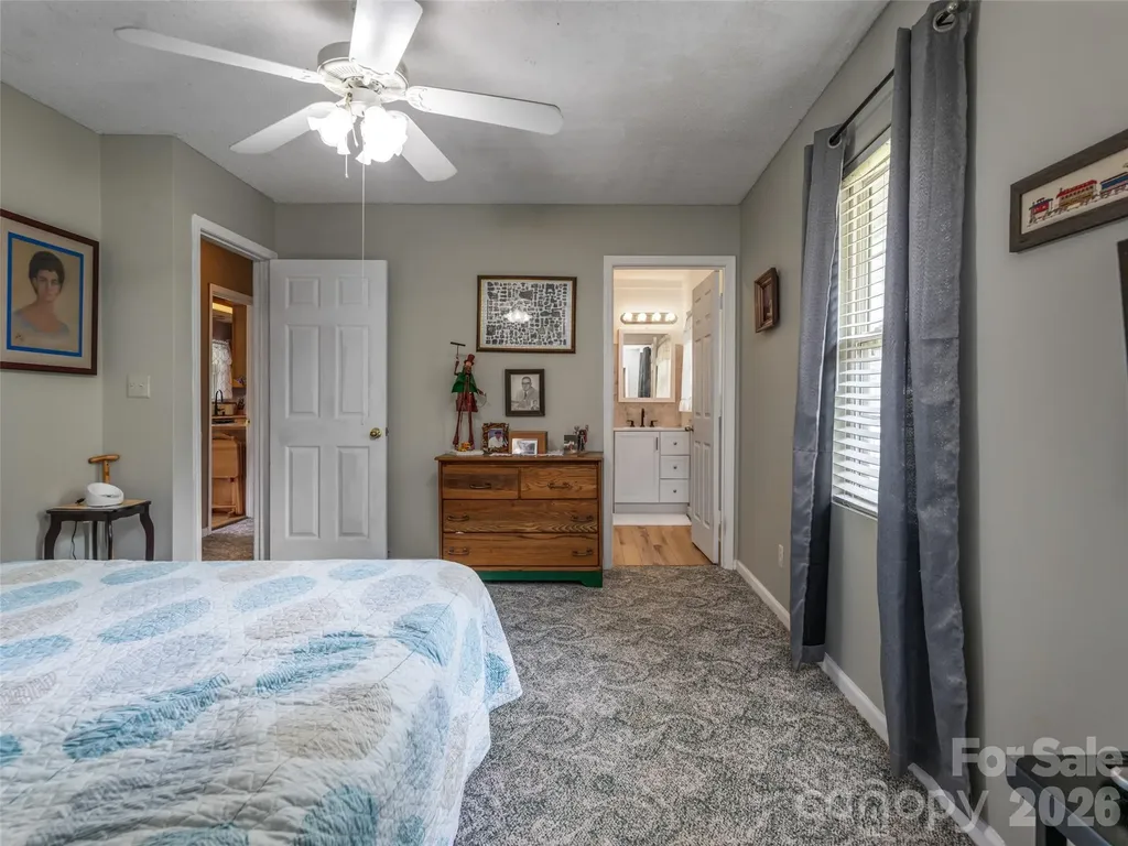 9 Coquina Lane Leicester NC 28748