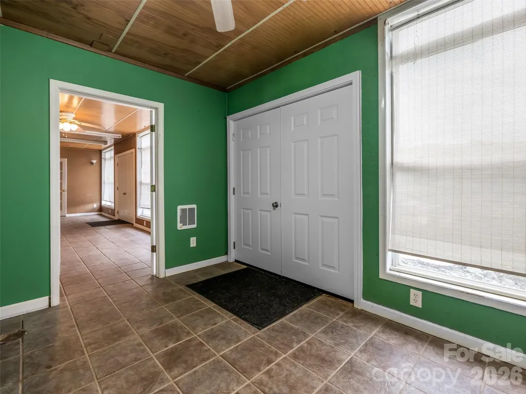 9 Coquina Lane Leicester NC 28748