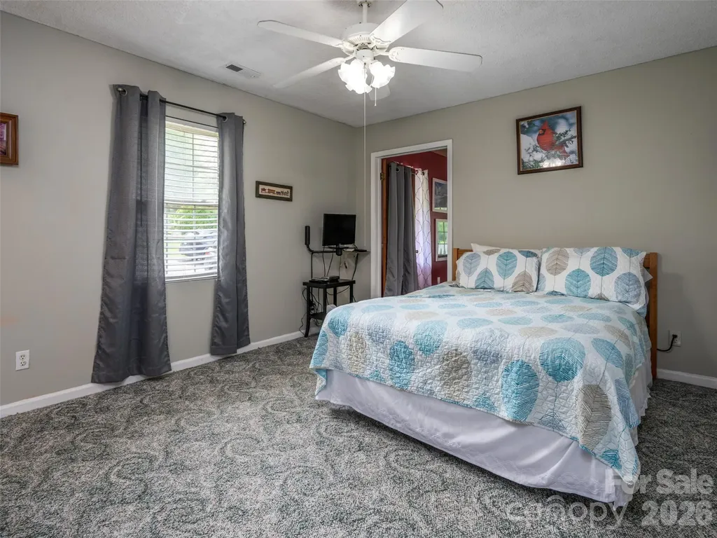 9 Coquina Lane Leicester NC 28748