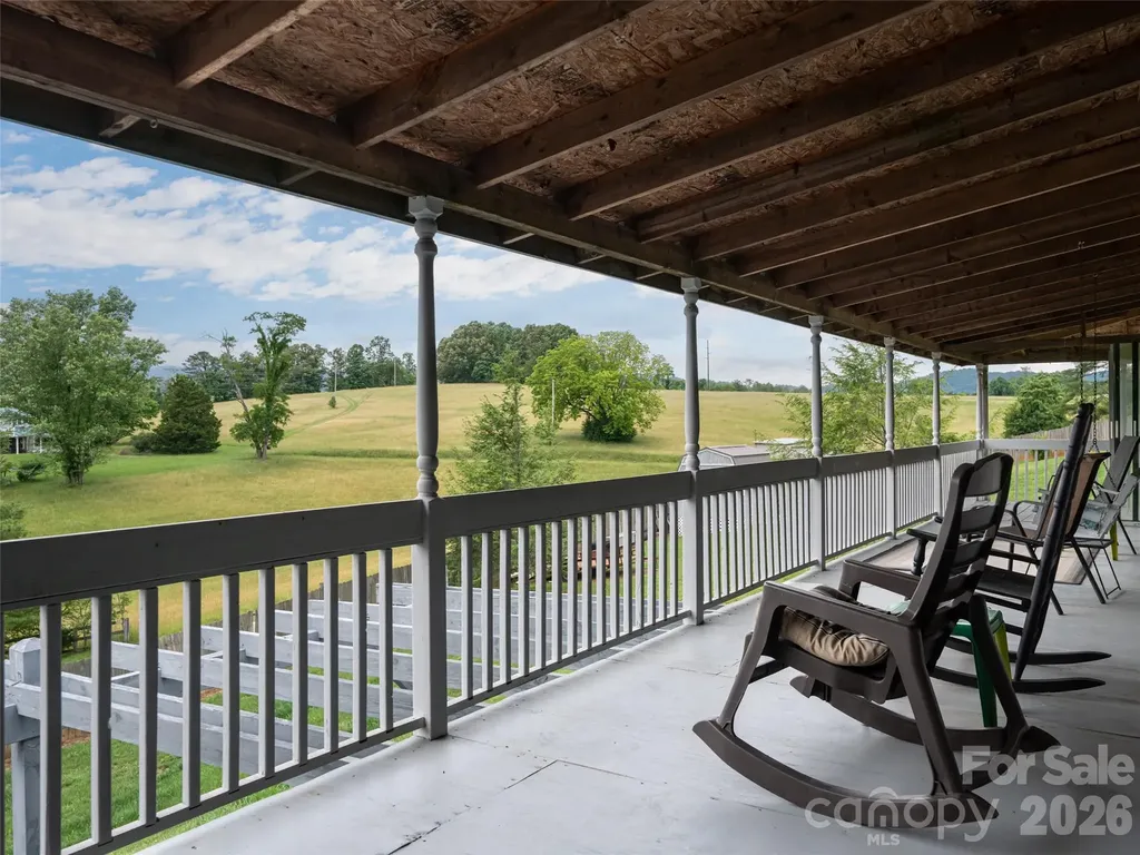 9 Coquina Lane Leicester NC 28748