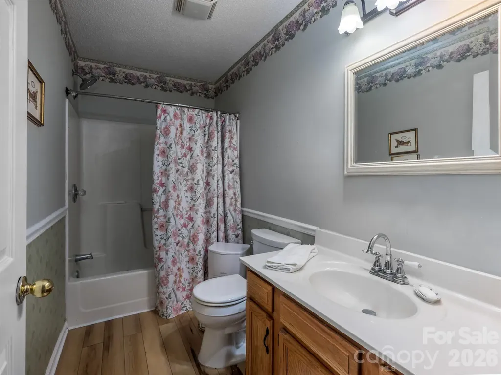 9 Coquina Lane Leicester NC 28748