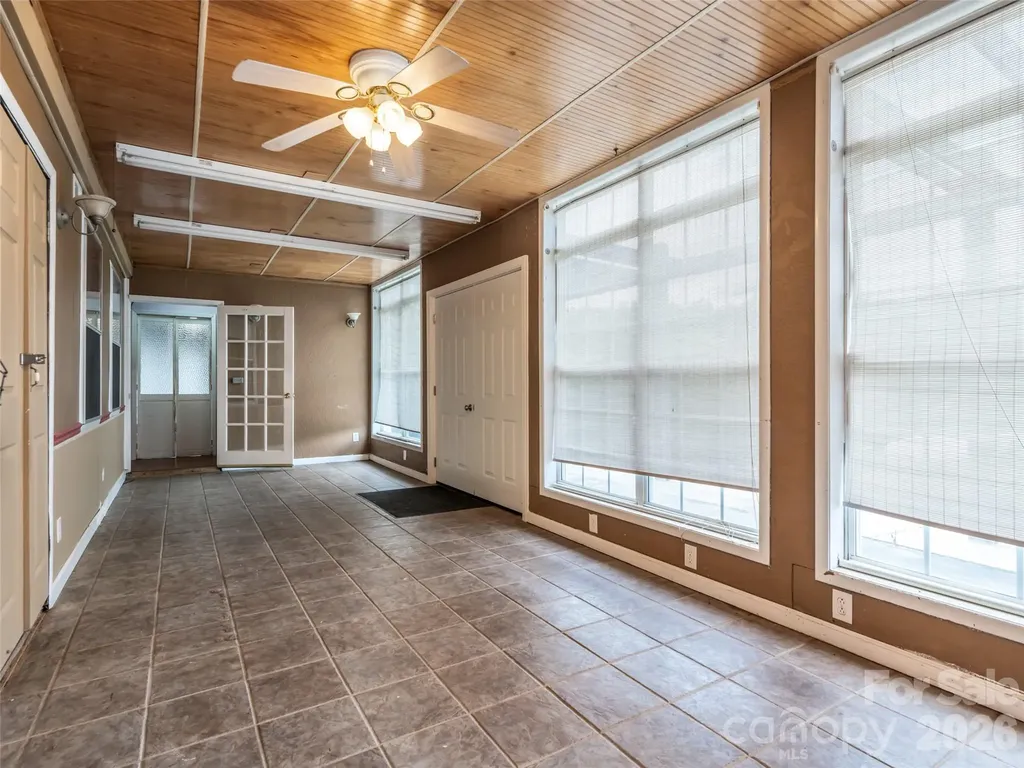 9 Coquina Lane Leicester NC 28748