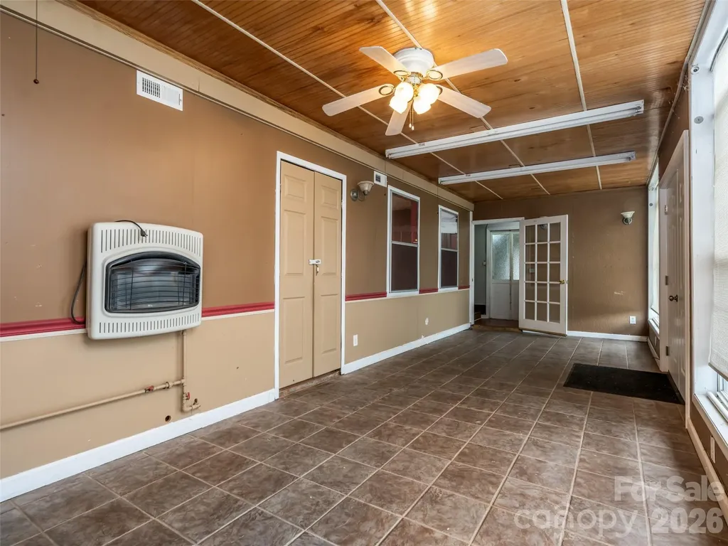9 Coquina Lane Leicester NC 28748
