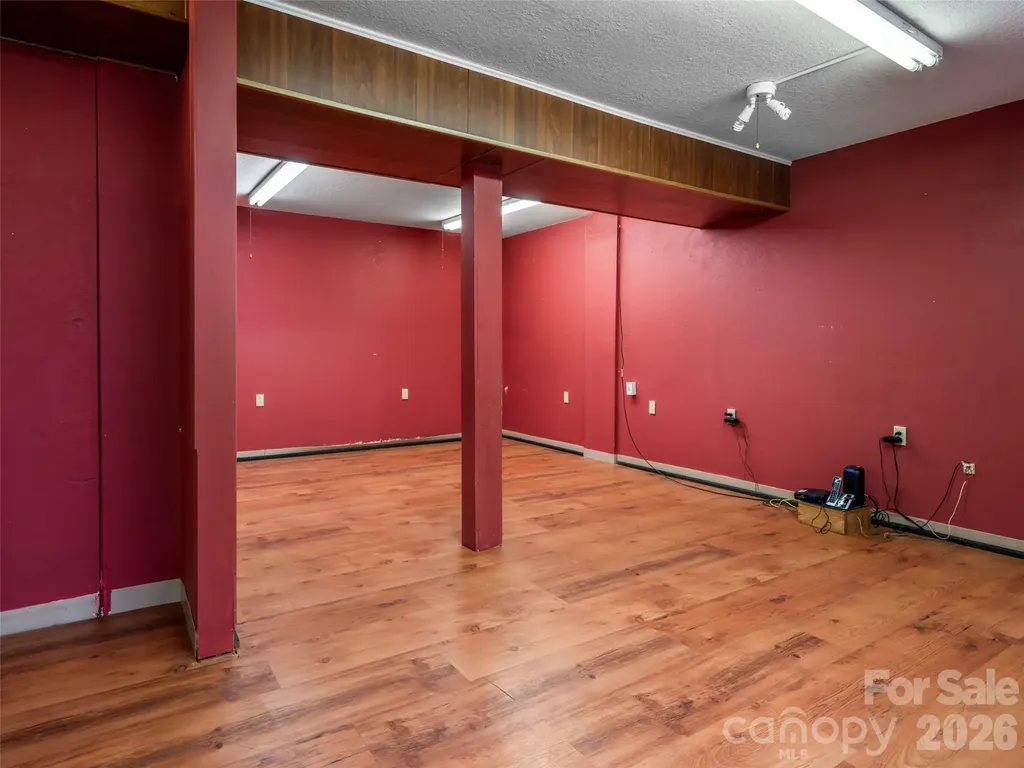 9 Coquina Lane Leicester NC 28748