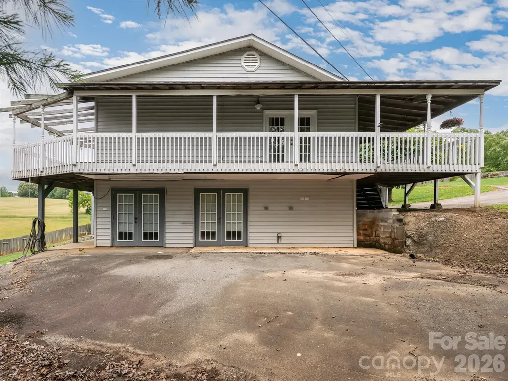 9 Coquina Lane Leicester NC 28748