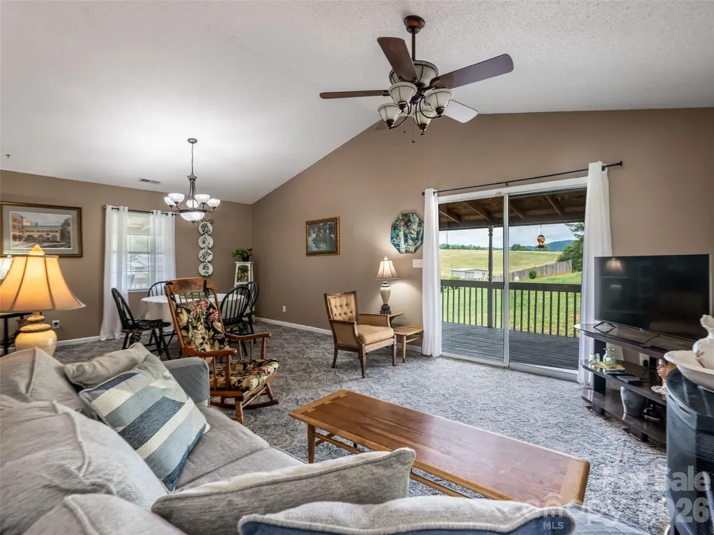9 Coquina Lane Leicester NC 28748