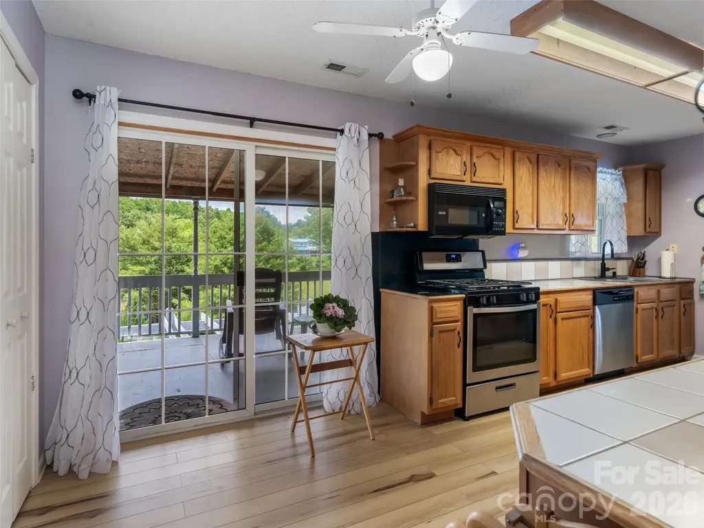 9 Coquina Lane Leicester NC 28748