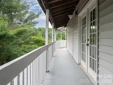 9 Coquina Lane Leicester NC 28748